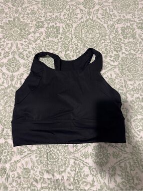 Black sports bra